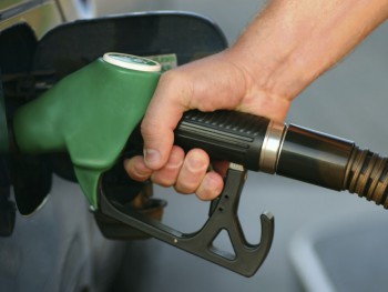 Испании стоимость бензина выросла до самого высокого уровня за последние три года
