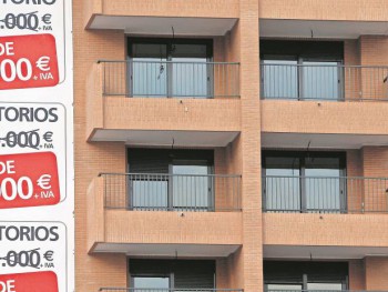 Продажи жилых объектов в Испании падают второй месяц подряд