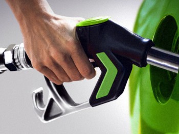 Цена на бензин в Испании достигла годового максимума и составила в среднем 1,51 евро за литр