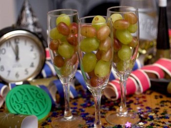 12 виноградин – символ Нового года в Испании
