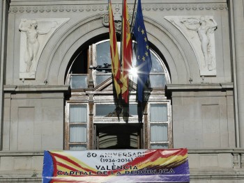 Испанские противники монархии провели акции в честь годовщины Второй Республики.